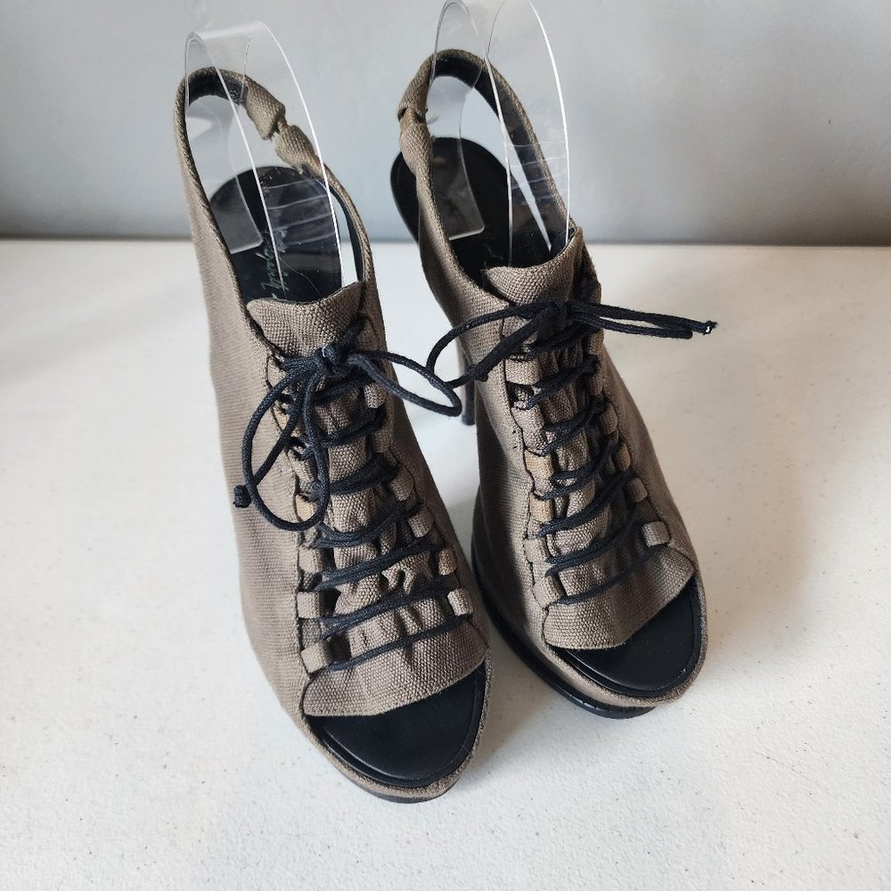 Elizabeth & James Platform "Euc" - image 2